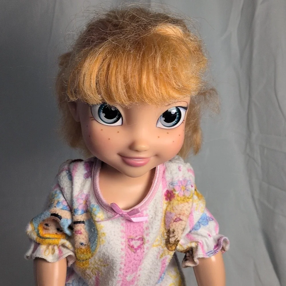 Disney‎ Princess 14 in Play Doll Blonde Wavy Hair Nightgown Outfit